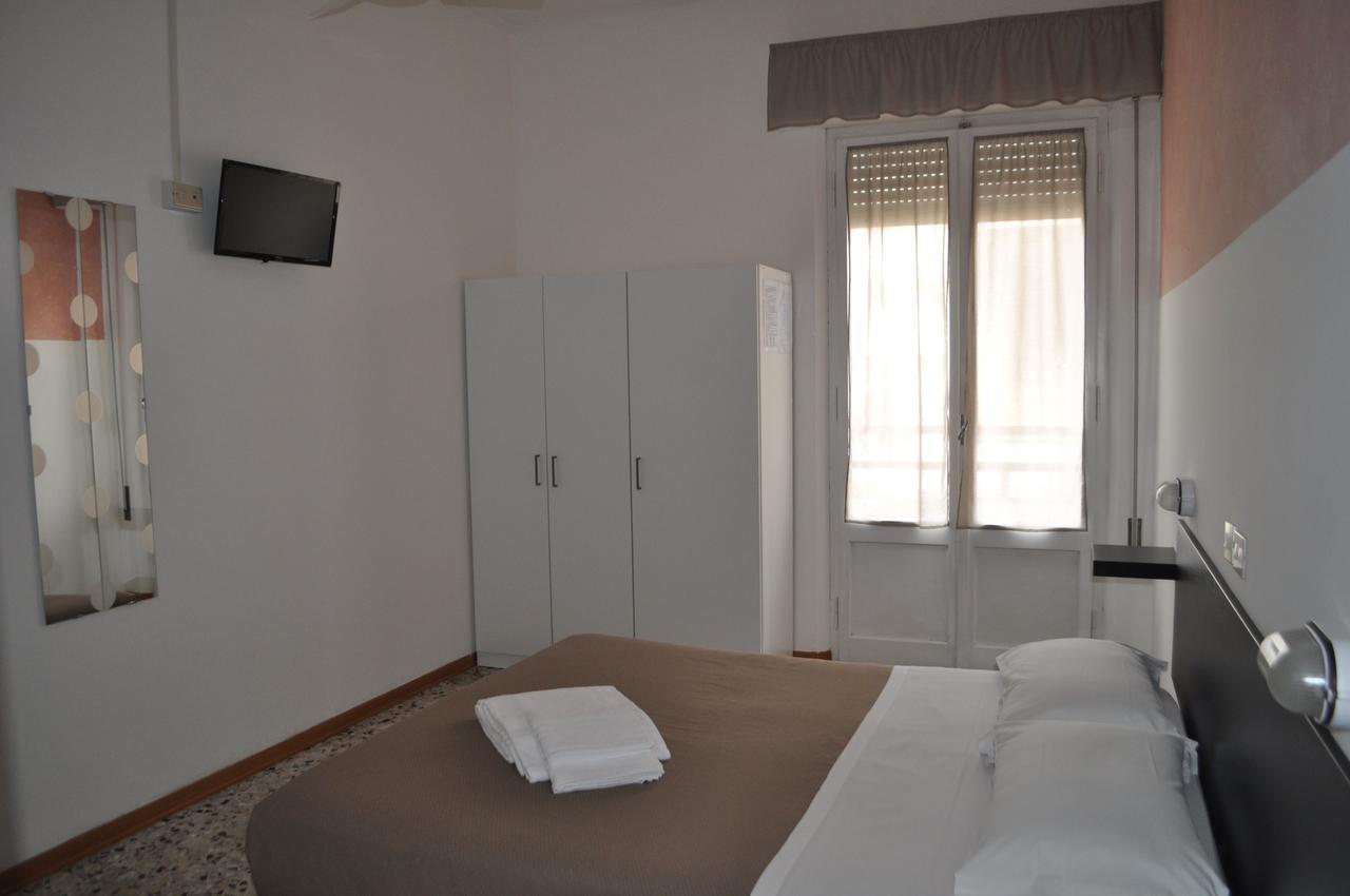 Hotel Urano Cattolica Exterior foto