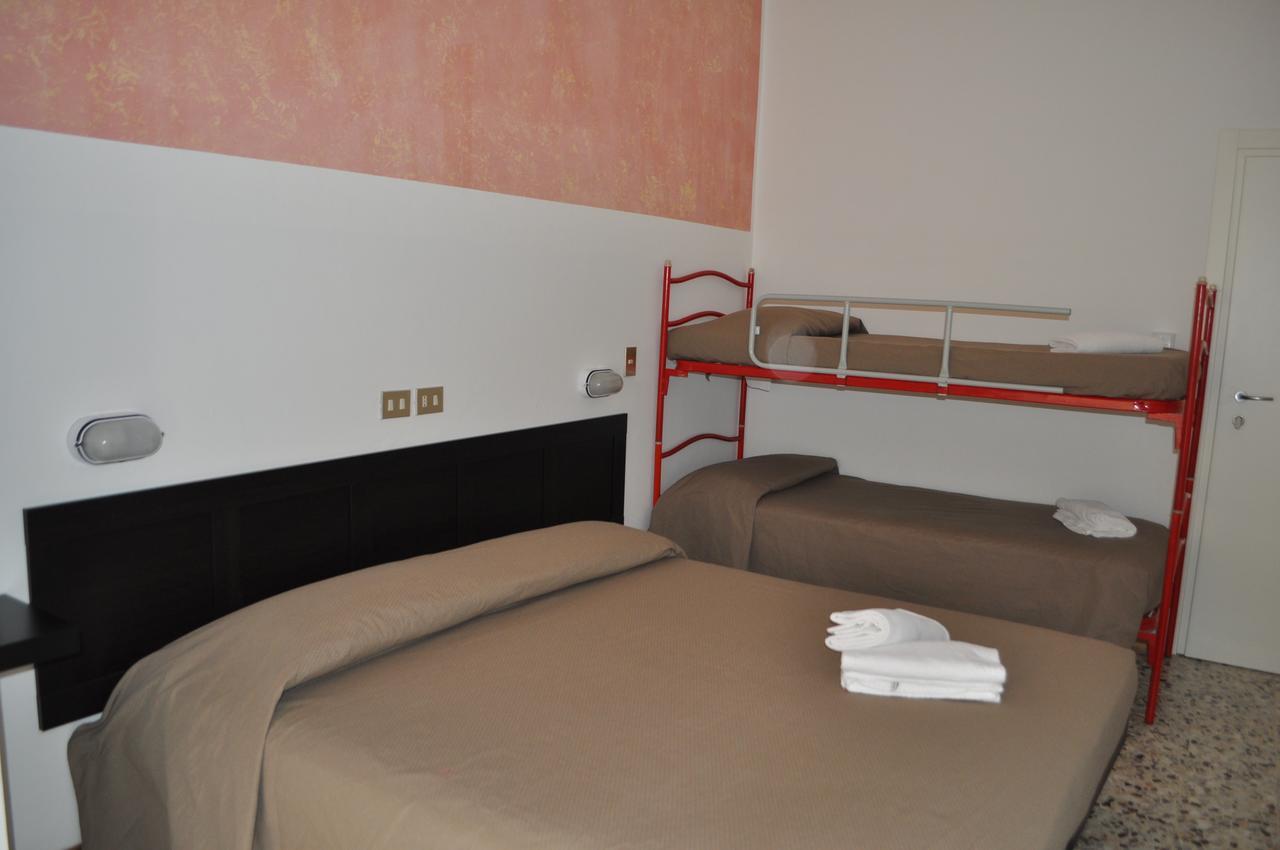 Hotel Urano Cattolica Exterior foto